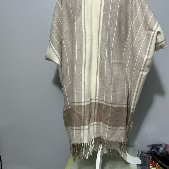 Ann Taylor Loft Womens XS/S Oversized Beige Tan Fringe Poncho Sweater - Picture 3 of 6